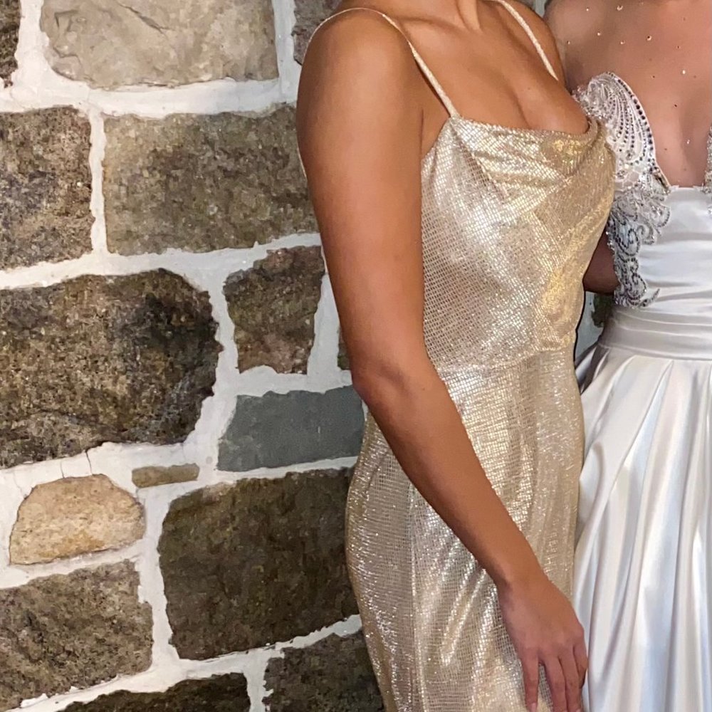 Hayley Paige Gold Liquid Metallic Gown Size 2 Gem